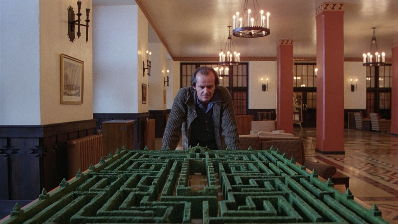 jack-nicholson-looks-at-shining-maze