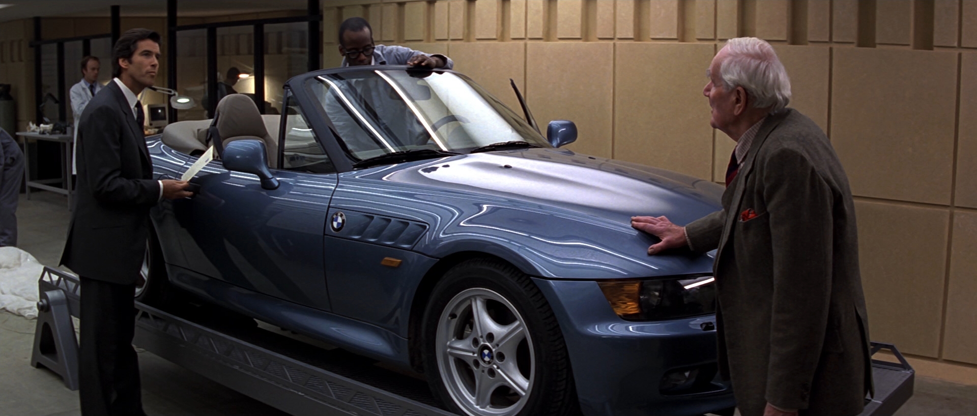 GoldenEye_-_Q_demonstrates_the_BMW_Z3